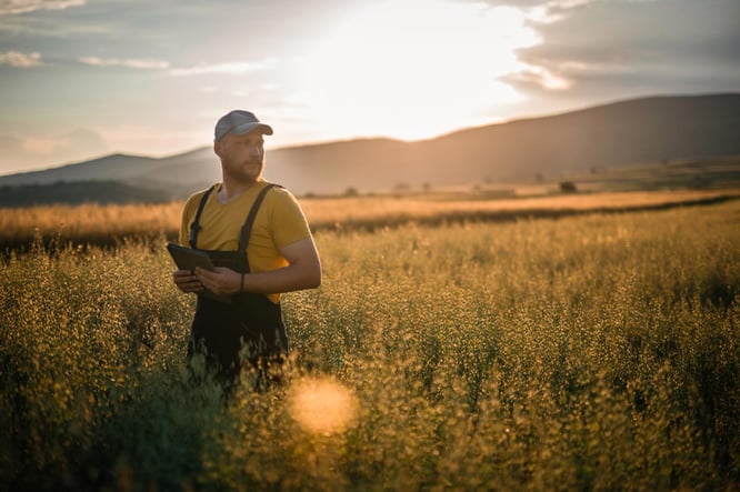 Smart-farming-using-modern-technologies-in-agriculture