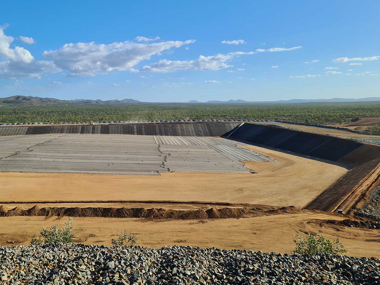 Bituminous_geomembrane_installation_on_a_mine_tailings_storage_facility
